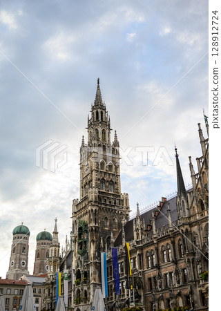 New Town Hall, Neues Rathaus, city government building on Marienplatz square in central Munich in Bavaria, Germany New Town Hall, Neues Rathaus, city government building on Marienplatz square in central Munich in Bavaria, Germany 128912724