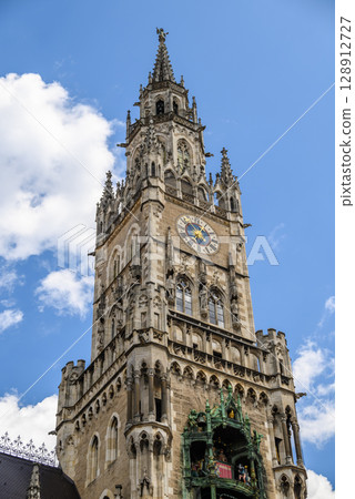 New Town Hall, Neues Rathaus, city government building on Marienplatz square in central Munich in Bavaria, Germany New Town Hall, Neues Rathaus, city government building on Marienplatz square in central Munich in Bavaria, Germany 128912727