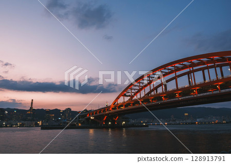 【港灣島】兵庫縣,神戶大橋夜景 【港灣島】兵庫縣,神戶大橋夜景 128913791