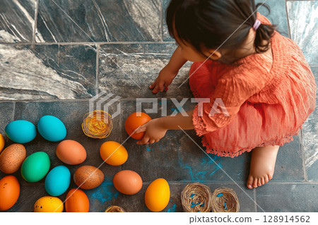 Children's Easter egg competition highlights joy and creativity on Easter Sunday 128914562