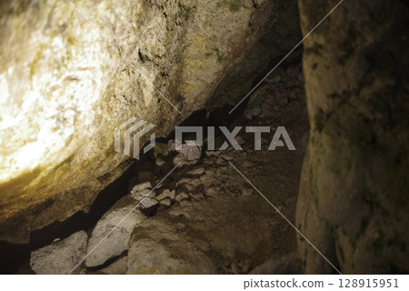 World Heritage Site: Ryugenjimabu of Iwami Ginzan Silver Mine 128915951