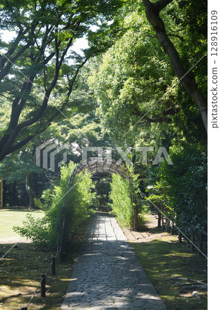 夏日的殿谷戶庭 / 萩之道 夏日的殿谷戶庭 / 萩之道 128916109