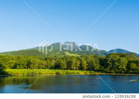 井盛池和妙高山（夏季） 128916298