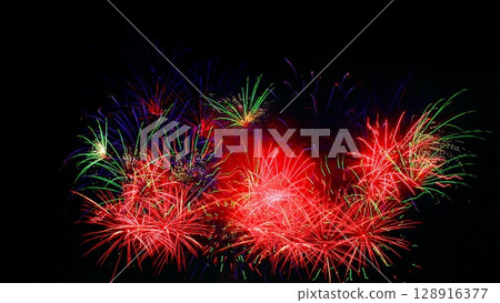 Dynamic fireworks in Hokkaido 128916377
