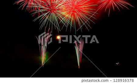 Dynamic fireworks in Hokkaido 128916378