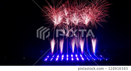 Dynamic fireworks in Hokkaido Dynamic fireworks in Hokkaido 128916383
