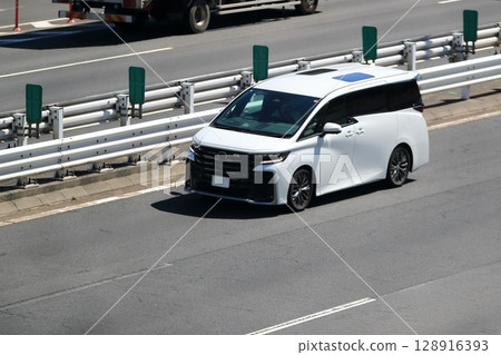 minivan in motion 128916393
