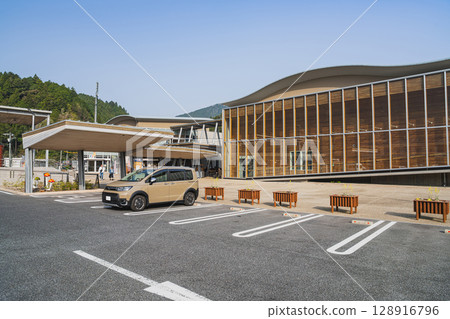 Scenery of Shitara Roadside Station in Shitara Town (Aichi Prefecture) 128916796