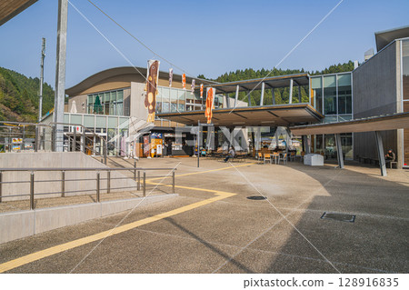 Scenery of Shitara Roadside Station in Shitara Town (Aichi Prefecture) 128916835