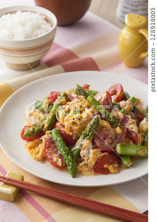 蘆筍番茄煎蛋 蘆筍番茄煎蛋 128918005