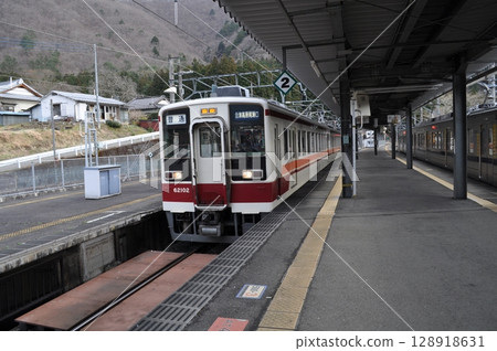Yawata Railway Aizu-Kinugawa Line/Tobu Railway Kinugawa Line Shin-Fujiwara Station Yawata Railway Aizu-Kinugawa Line/Tobu Railway Kinugawa Line Shin-Fujiwara Station 128918631