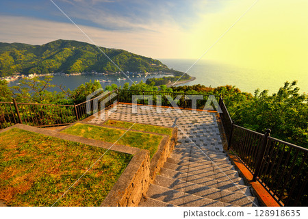 中部地區，伊豆半島，出合岬，著名的日落景點，橘色的公園景色，靜岡縣沼津市戶田（2） 128918635