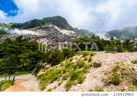 Garandake crater site [Yufu City, Oita Prefecture] 128919963