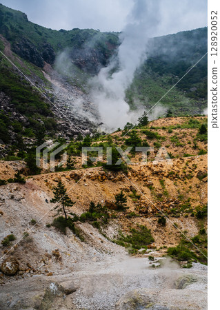 Garandake crater site [Yufu City, Oita Prefecture] 128920052