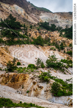 Garandake crater site [Yufu City, Oita Prefecture] 128920054