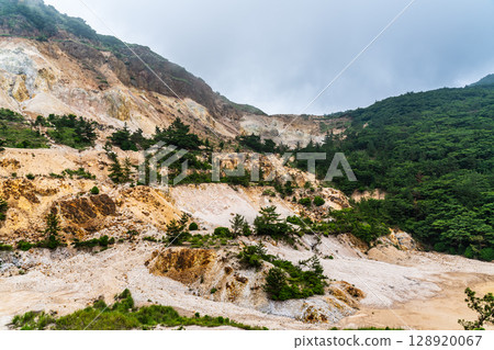 Garandake crater site [Yufu City, Oita Prefecture] 128920067