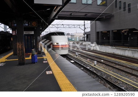 Tobu Railway Nikko Line/Kinugawa Line Shimoimaichi Station Tobu Railway Nikko Line/Kinugawa Line Shimoimaichi Station 128920590