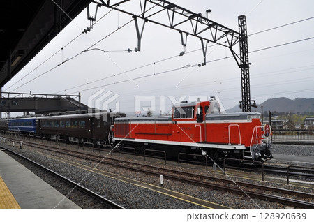 Tobu Railway Nikko Line/Kinugawa Line Shimoimaichi Station 128920639