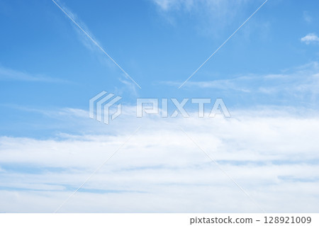 夏日的天空，藍天，晴朗，七月[神奈川縣大磯町] 128921009