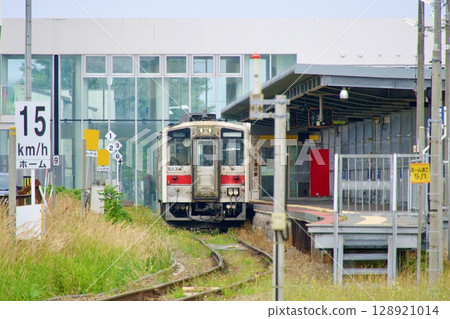 Local train Kiha 54-523 departing from Wakkanai 128921014