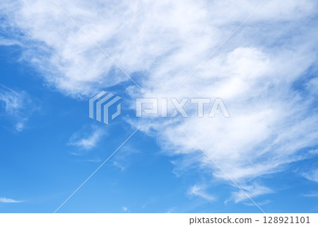 Summer sky, blue sky, sunny, July [Oiso Town, Kanagawa Prefecture] 128921101