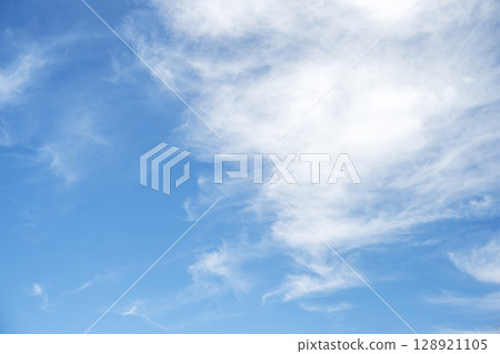 Summer sky, blue sky, sunny, July [Oiso Town, Kanagawa Prefecture] 128921105