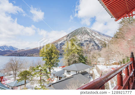Tochigi Lake Chuzenji and Mount Nantai (from Chuzenji) 128921777