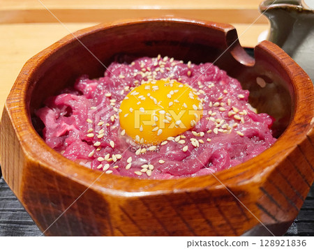 Horse meat hitsumabushi 128921836