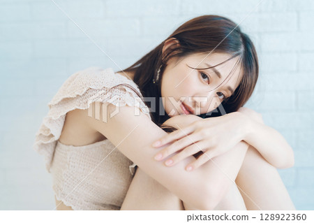 Beauty skin care image 128922360