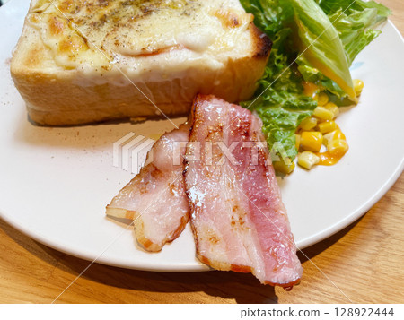 Croque Monsieur and Bacon 128922444