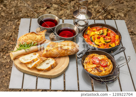 Pizza: Make homemade pizza outdoors in the oven 128922704