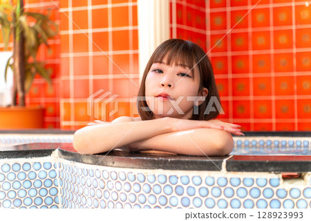 日本女人洗澡 128923993