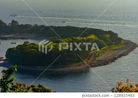 Chubu region, Izu Peninsula, Sunset Hill, Mihama Cape colored by the sunset, seen from a famous sunset spot, Toda, Numazu City, Shizuoka Prefecture (4) 128925483