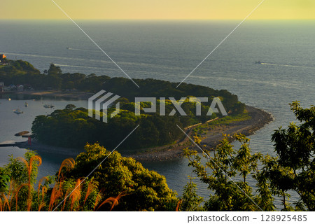 Chubu region, Izu Peninsula, Sunset Hill, Mihama Cape colored by the sunset, seen from a famous sunset spot, Toda, Numazu City, Shizuoka Prefecture (6) Chubu region, Izu Peninsula, Sunset Hill, Mihama Cape colored by the sunset, seen from a famous sunset spot, Toda, Numazu City, Shizuoka Prefecture (6) 128925485