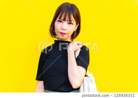 Portrait photography in a retro Showa era town 128926331