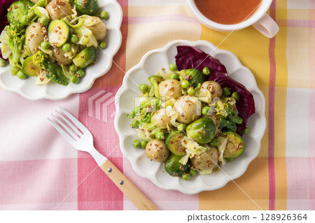 Brussels sprouts salad with mustard Brussels sprouts salad with mustard 128926364