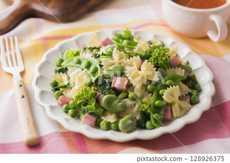 春天蔬菜麵食 128926375