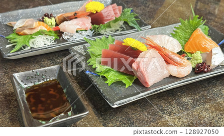 餐廳菜單（什錦生魚片） 128927050