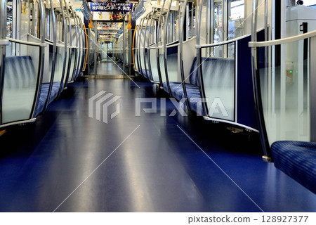 千代田線16000系列列車內部 128927377