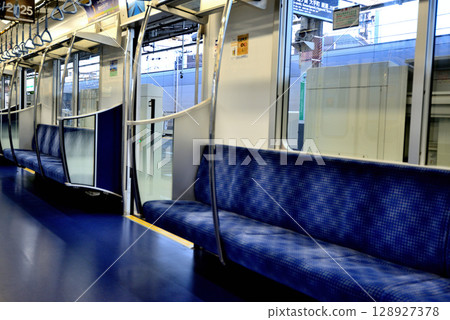 千代田線16000系列列車內部 128927378