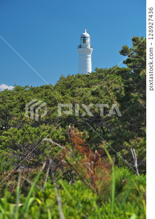 島根縣出雲市三崎燈塔的夏日 島根縣出雲市三崎燈塔的夏日 128927436