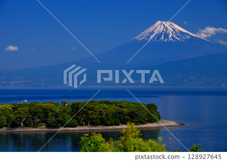 Chubu region, Izu Peninsula, Osezaki, a famous scenic spot even overseas, the scenery of Suruga Bay and Mt. Fuji, Nishiura, Numazu City, Shizuoka Prefecture (4) Chubu region, Izu Peninsula, Osezaki, a famous scenic spot even overseas, the scenery of Suruga Bay and Mt. Fuji, Nishiura, Numazu City, Shizuoka Prefecture (4) 128927645