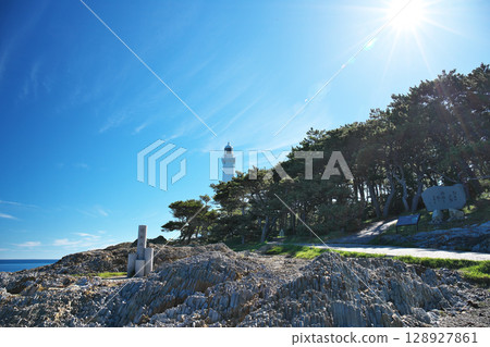 Summer day at Misaki Lighthouse in Izumo City, Shimane Prefecture 128927861