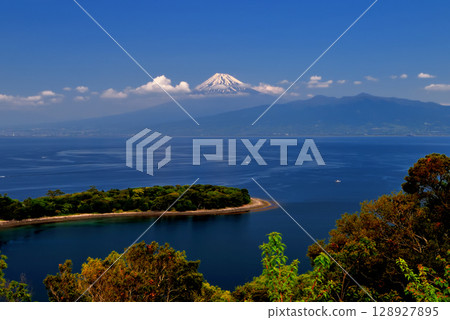 The magnificent view of Osezaki, Suruga Bay and Mt. Fuji in the Chubu region, Izu Peninsula, and Nishiizu, Nishiura, Numazu City, Shizuoka Prefecture (4) 128927895