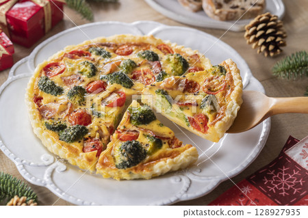 Tomato and broccoli quiche 128927935