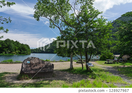 栃木縣日光市日光國立公園、湯本溫泉和湯之湖的夏天 栃木縣日光市日光國立公園、湯本溫泉和湯之湖的夏天 128927987