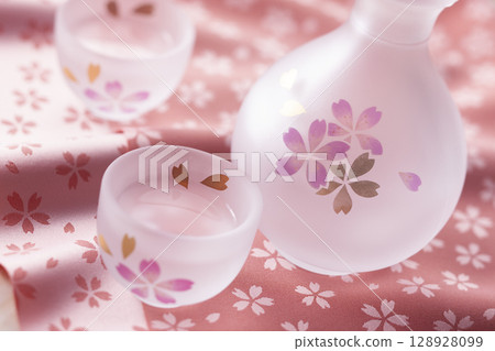 Hanami sake 128928099
