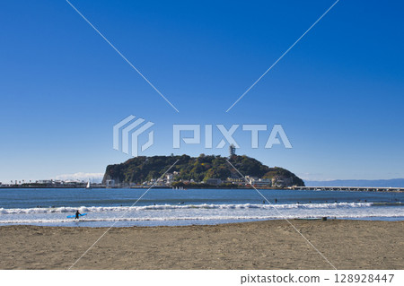 [藤澤市]片瀨海灘和江之島 128928447