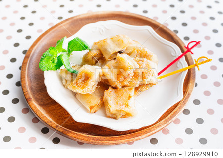 用春捲皮做成的煎餅 用春捲皮做成的煎餅 128929910