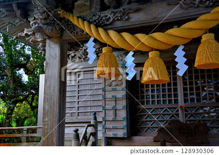 Chubu region, Izu Peninsula, Osezaki, Ose Shrine, famous for its sacred freshwater pond, Nishiura, Numazu City, Shizuoka Prefecture (1) 128930306